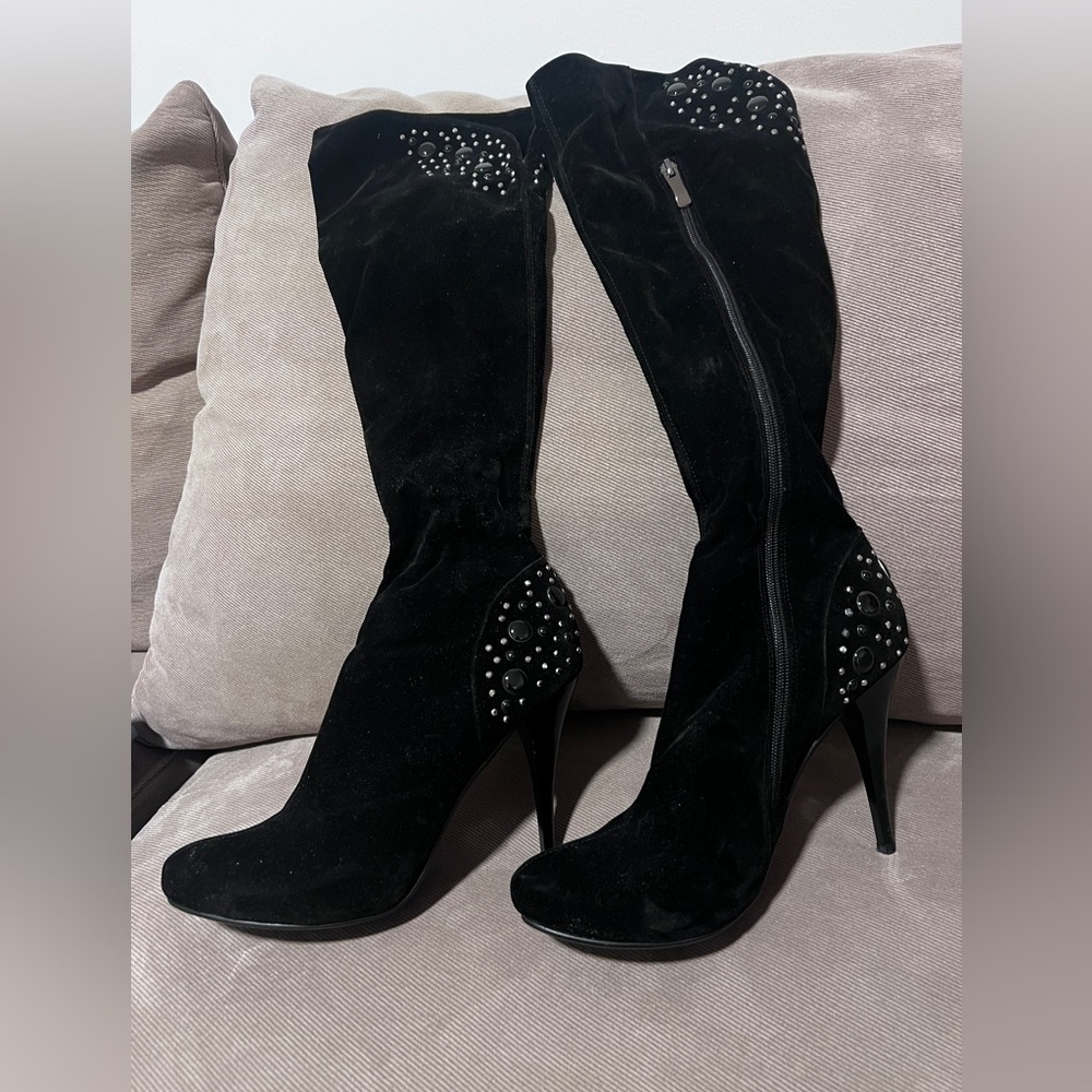 Elegant Black Studded Women's Boots